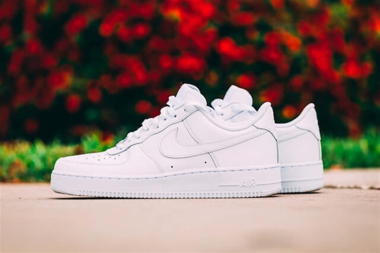 Nike Air Force 1: En klassiker inden for tøj og mode til erhverv